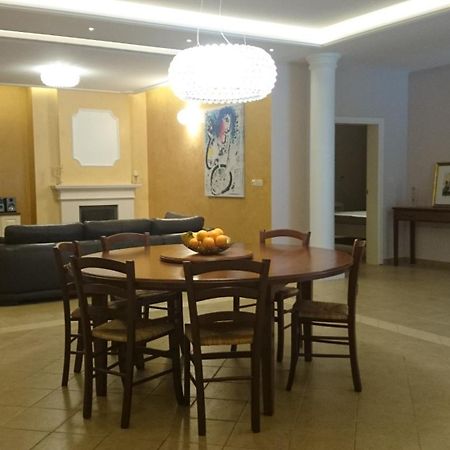 Villa Elizabeth,슬라노 외부 사진